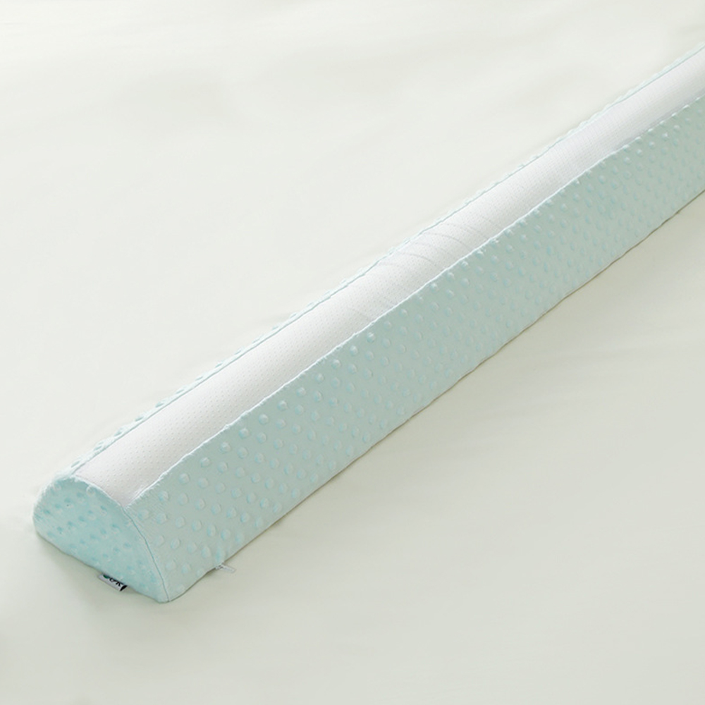 Semi-circular children's bed railing strip