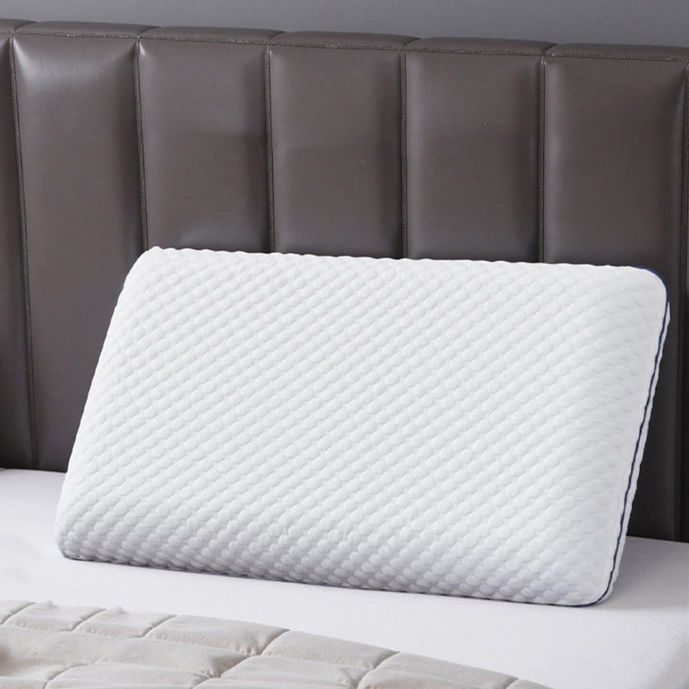 Breathable memory foam pillow